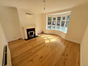 Lounge- click for photo gallery